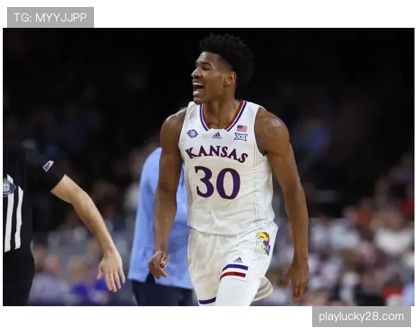 前NBA球员转型战术分析师，其创建的“边线球战术”订阅服务获多支球队采购